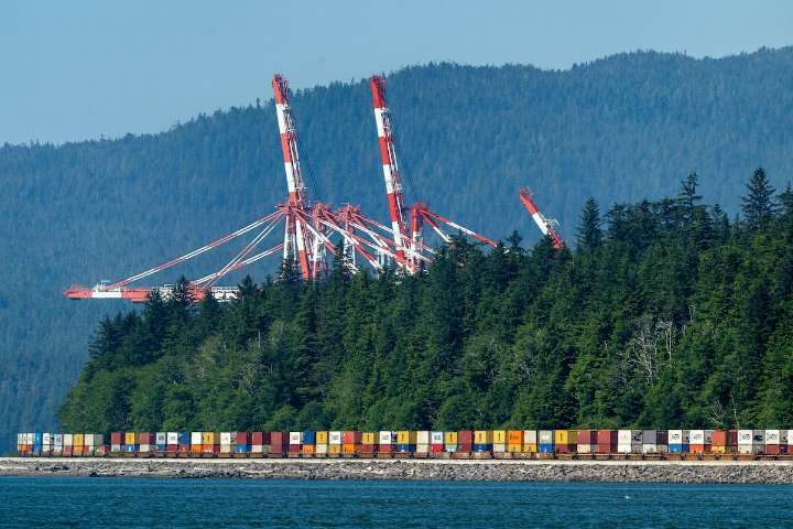 Liberal MPs say any Alberta-Ottawa pipeline deal must have buy