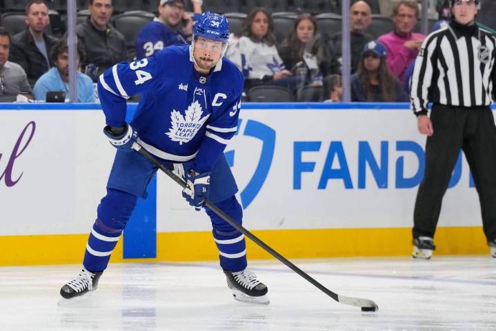 Maple Leafs' Auston Matthews, Anthony Stolarz exit vs. Bruins with injuries