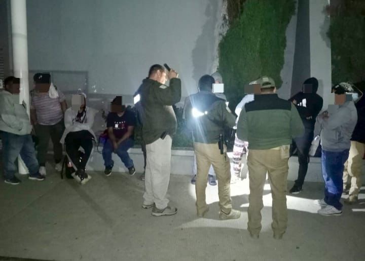 Detienen a hombre por presunto tráfico de migrantes en Totolápam