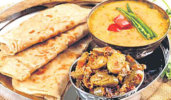 Insect found in meal served in a popular hotel in Mancherial