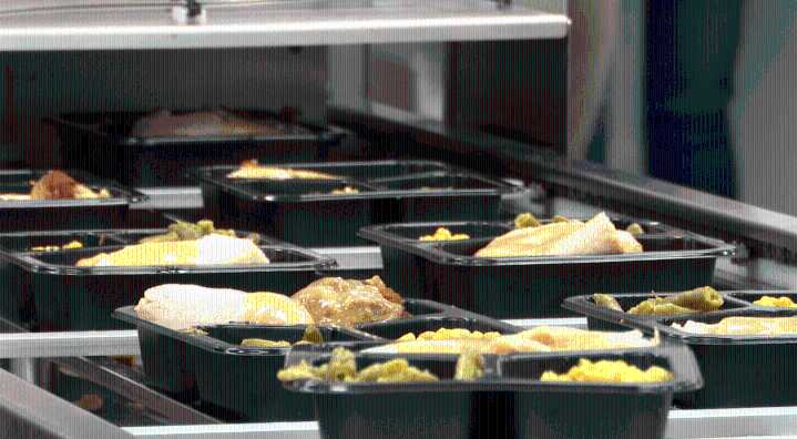 Feeding the Valley volunteers pack and deliver Thanksgiving meals