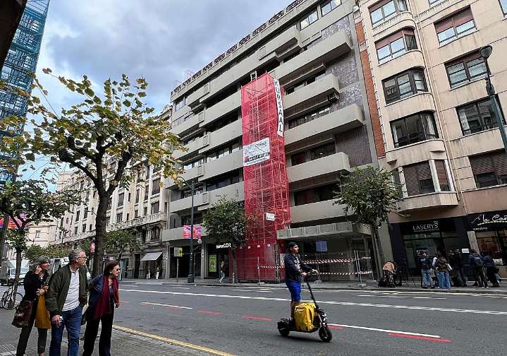 El informe secreto sobre el patrimonio de Cerdán desata registros de la UCO en las sedes de Acciona de Madrid y Bilbao