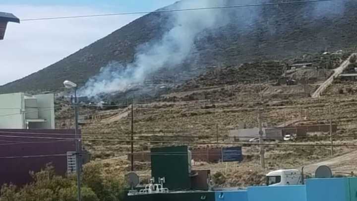 Incendio de pastizales en Ciudadela puso en riesgo viviendas