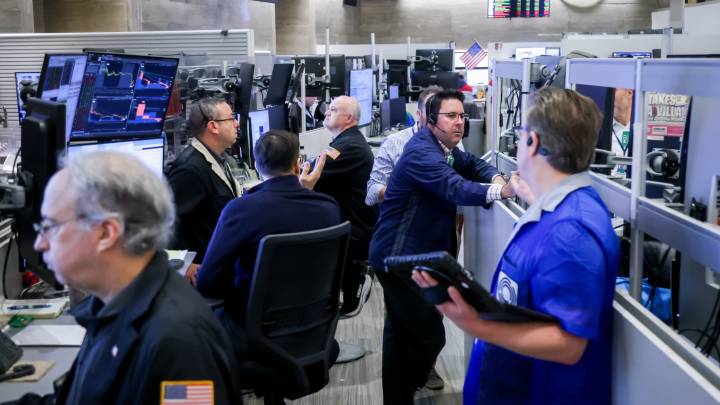 Stock futures little changed after major indexes notch worst day in a month: Live updates