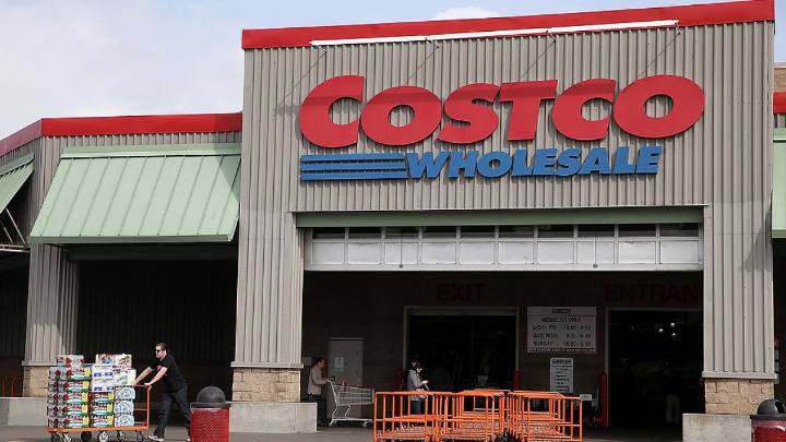 Costco recalls popular deli Caesar Salads for plastic in dressing
