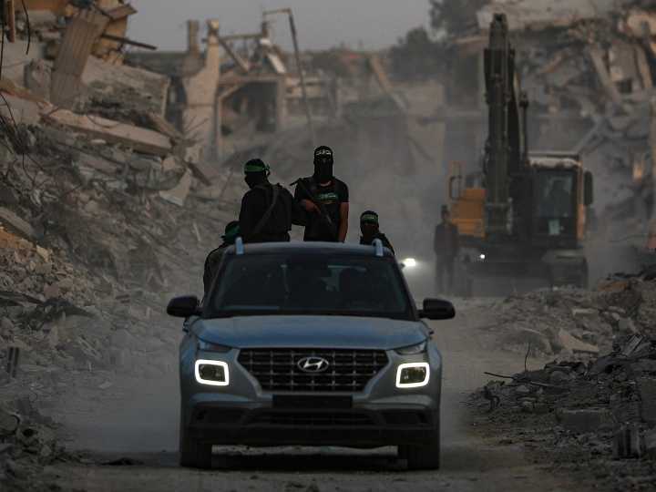 Israel dice que Hamas entregó los restos de otro rehén en Gaza