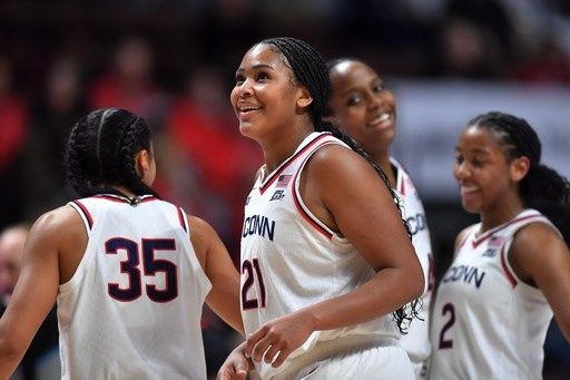 UConn's narrow victory keeps Huskies No. 1 in women's AP Top 25, South Carolina, UCLA and Texas next