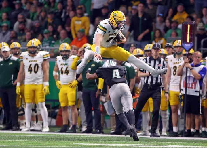 Bison claim Missouri Valley title with thriller over UND