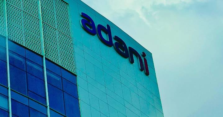 'Stunning Growth Story': Harsh Goenka Praises Adani Group's Q2 FY26 Results
