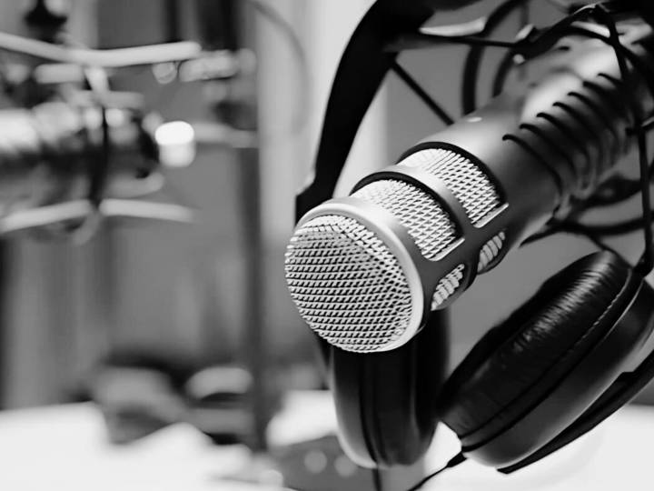 Más de 300 emisoras de radio han sido cerradas desde 2003