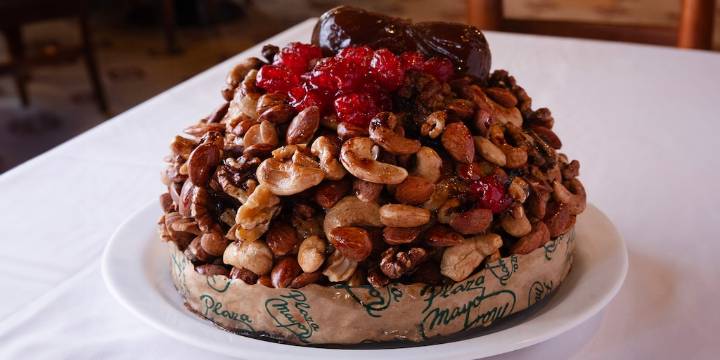 La esquina que es templo del pan dulce, conquista con recetas que bajaron de los barcos y cuenta una historia familiar