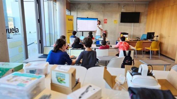 Cúllar Vega estrena su nuevo 'Punto vuela', ubicado en el edificio del Espacio Joven