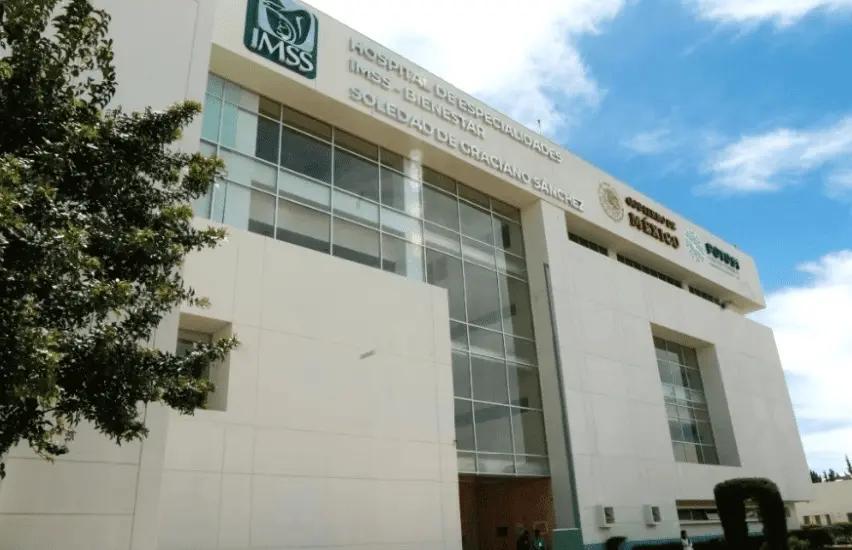 Desconfía José Yunes de la viabilidad del IMSS