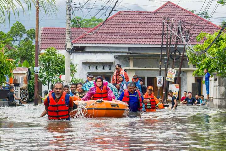 At Least 17 Dead After Landslides, Floods on Indonesia’s Sumatra Island