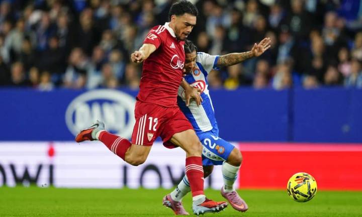 2-1. El Espanyol tira de pegada para tumbar al Sevilla