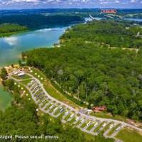 1689 Hwy 25 70 , Dandridge, TN 37725