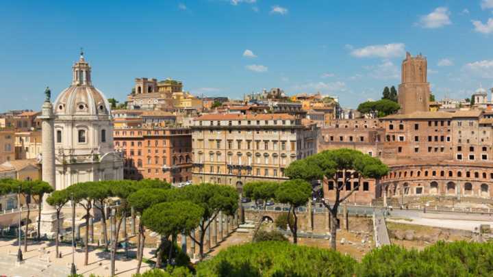 Se derrumba una torre medieval en Roma: hay cinco heridos