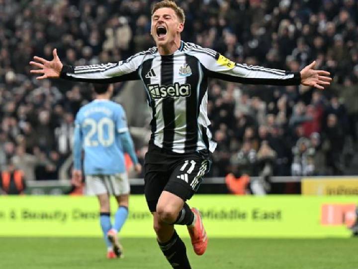 Barnes aplaca al City y desata la locura en St. James’ Park