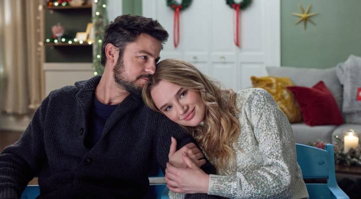 Hunter King & Tyler Hynes Make ‘Holiday Touchdown’ Cameo, Seemingly Giving Update on Characters from Hallmark’s Chiefs Movie! | Hallmark Channel, holiday touchdown, Hunter King, Tyler Hynes | Celebrit