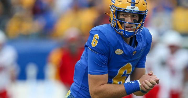 Pitt moves to No. 22 in College Football Playoff rankings