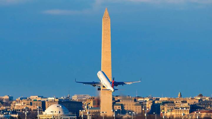 Up To 3,400 Daily Flights To Be Cancelled Amidst US Record Shutdown