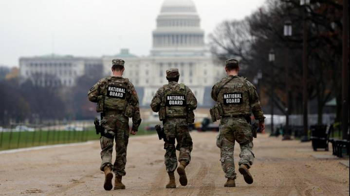 2 National Guardsmen shot near White House, suspect in custody