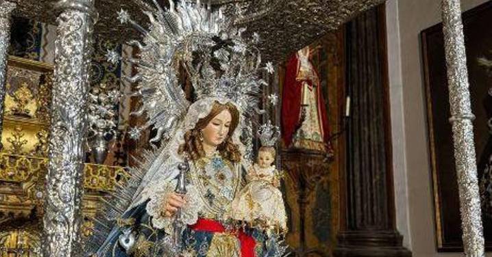 La Purísima, ya en su templete, aguarda la Bajada del domingo 23 y abre los días grandes de la Inmaculada en Puente Genil