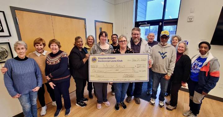 Welsh family presented with $1,000 check from King's Pizza fundraiser