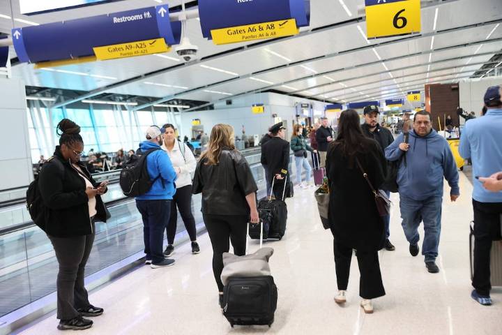 EE. UU. garantiza que los vuelos internacionales seguirán operando pese a demoras en aeropuertos por cierre de Gobierno
