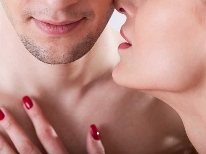 Fuerte salto en los contagios de una antigua bacteria que puede infectar al tener sexo sin usar preservativo