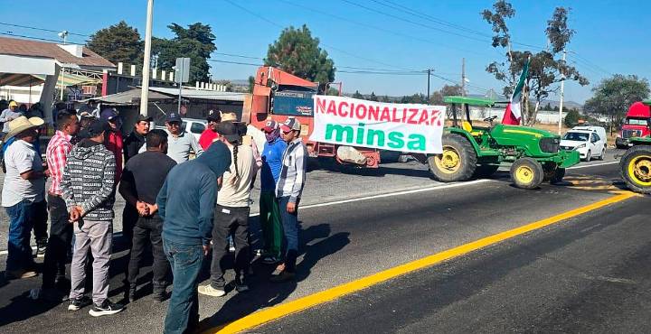 Transportistas de ANTAC mantienen bloqueos ante falta de acuerdos con Gobernación