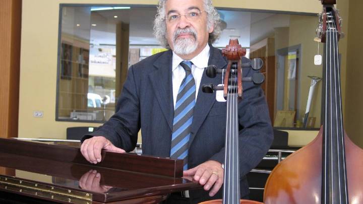 Cáceres no olvida a Antonio Luis Suárez, el hombre que llevó a la Banda Sinfónica de la Diputación por todos los rincones del mundo