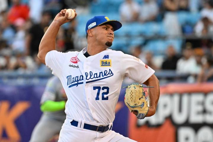 El Magallanes no tira la toalla con Jonny Cuevas y le mantiene en el Taxi Squad