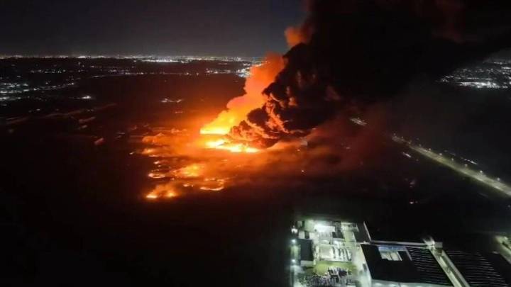 Explosión e incendio en Ezeiza: qué sucedió en el "Polígono Industrial" y cuáles son las hipótesis del origen del fuego