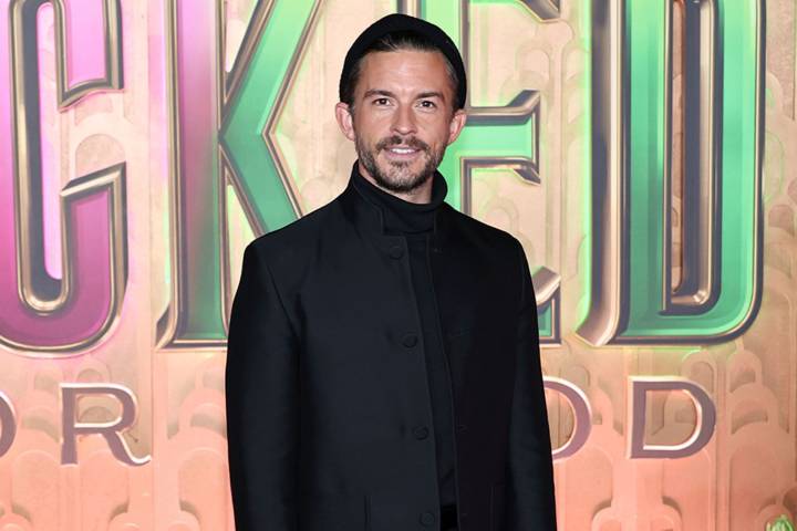 Jonathan Bailey Wraps His Wicked: For Good Global Tour with a Mini