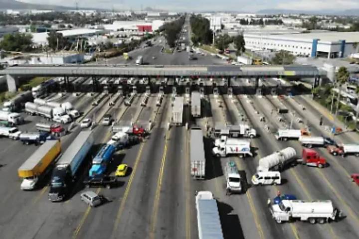 Bloqueos carreteros siguen activos; urge modernizar casetas y rutas de tránsito