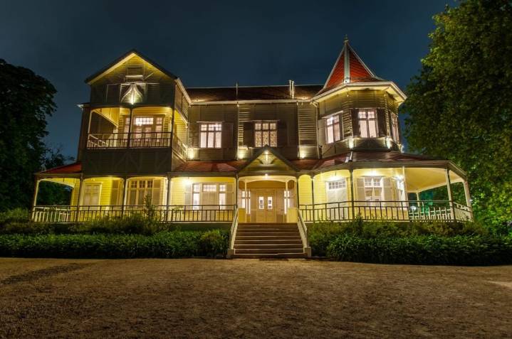 Presentaron la nueva iluminación de Villa Victoria