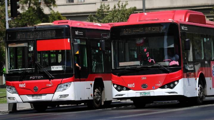 Dos nuevas comunas se integrarán al sistema de buses Red Movilidad: Conoce cuáles serán sus recorridos