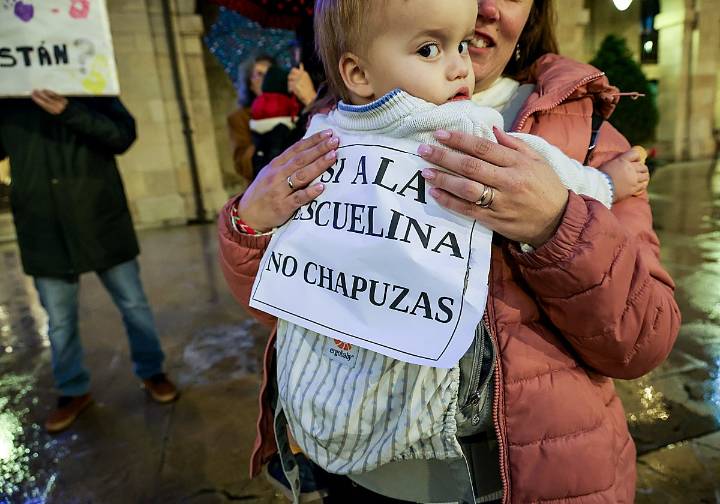 La ley de Les Escuelines cumple un año con incumplimientos y las trabajadoras en pie de guerra