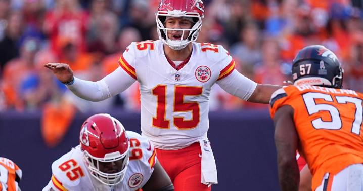 Broncos beat Chiefs 22-19 on Lutz's last-second field goal, extending win streak to 8 games