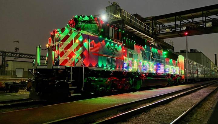 Metra holiday train tickets go on sale