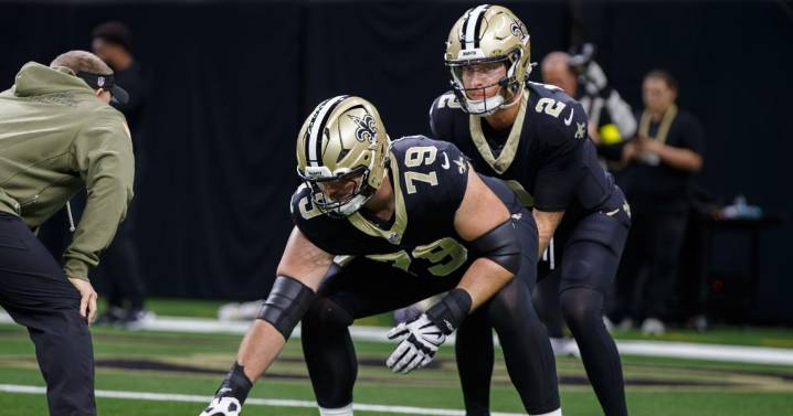 An awkward botched snap cost the Saints a shot at a field goal against the Panthers