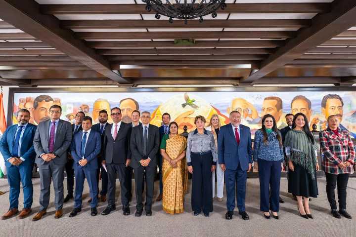 Establece Edomex proyectos de cooperación con delegación empresarial de la India