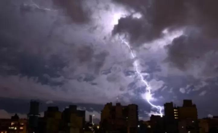 Rige un alerta amarilla por tormentas para CABA y un alerta naranja para gran parte de la provincia de Buenos Aires