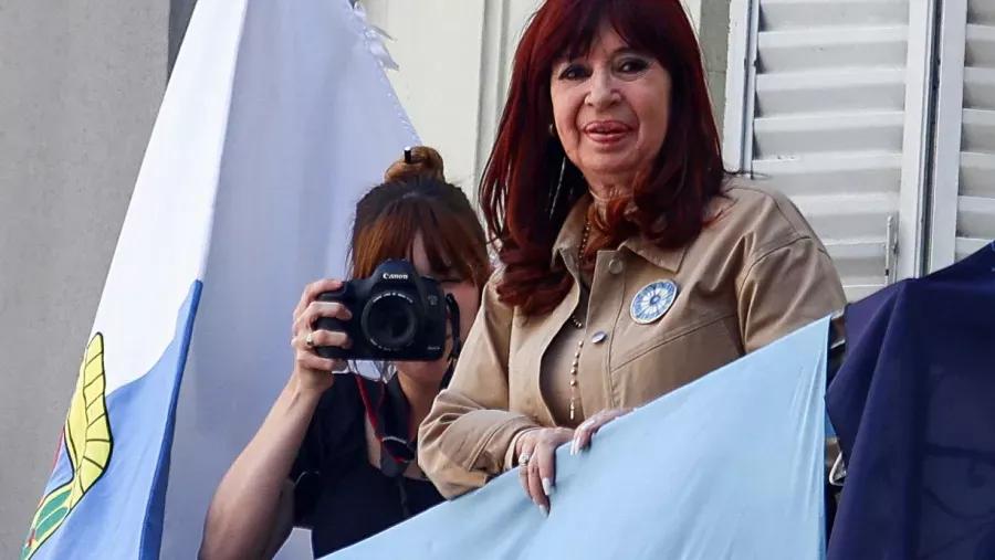 Justicia rechaza restablecimiento de pensiones de privilegio a Cristina Kirchner