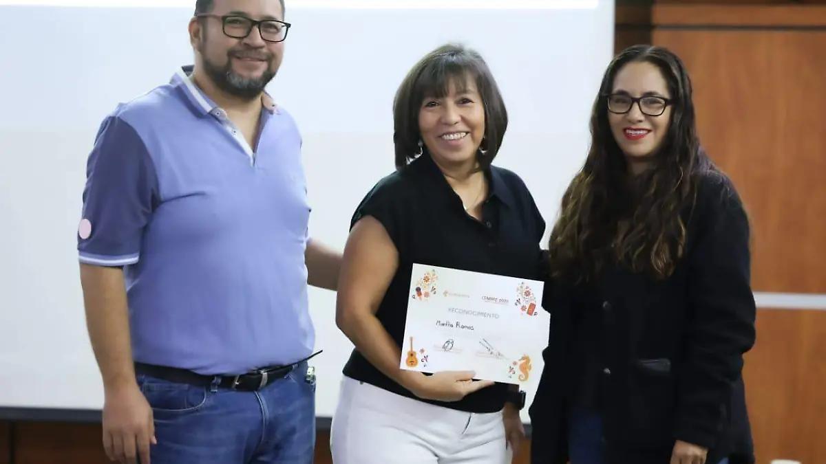 Desinformación y ruido excesivo, principales retos de la IA y el periodismo