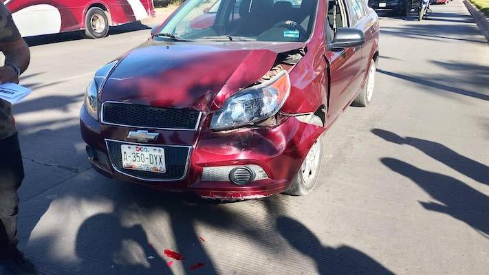 Se distrajo y chocó contra la Cherokee que iba delante de ella