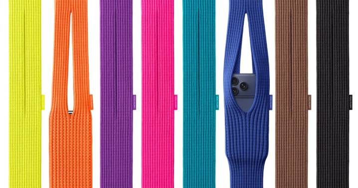 Apple Roasted Over New $230 iPhone Pocket ‘Sock’