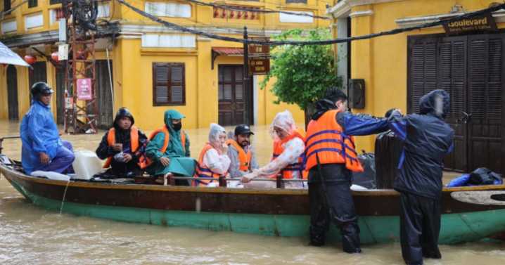 Lluvias torrenciales en Vietnam dejan 41 muertos, inundaciones y 60 mil evacuados