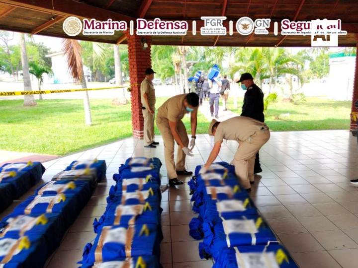 Aseguran 2.5 toneladas de cocaína en costas de Michoacán